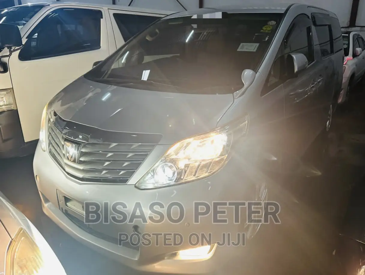 Toyota Alphard 2012 Silver
