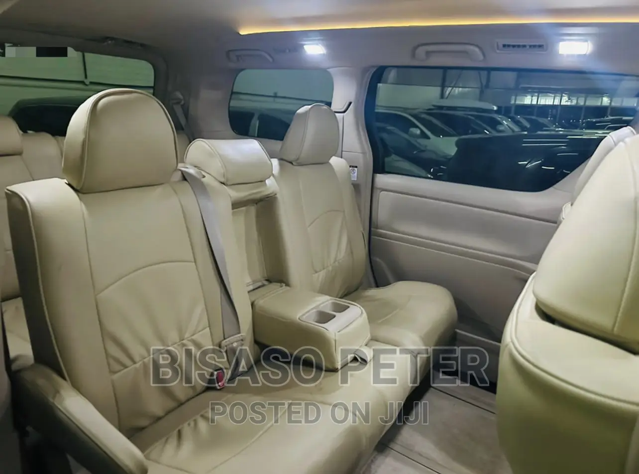 Toyota Alphard 2012 Silver