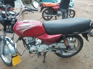 Bajaj Boxer 2018 Red