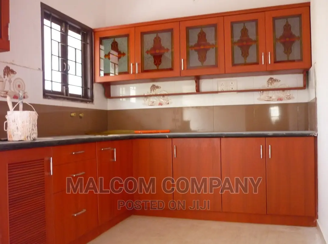 Kitchen Cabinets/ Decoration