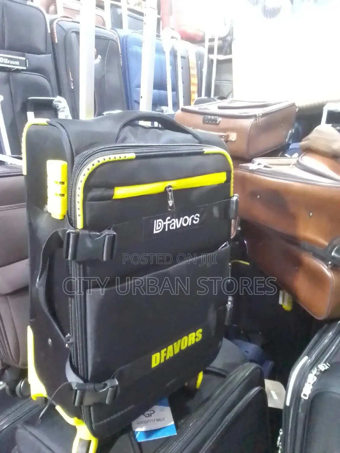 Dfavours Suitcases