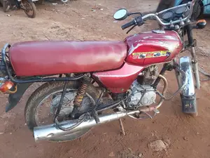 Bajaj Boxer 100 2018 Red