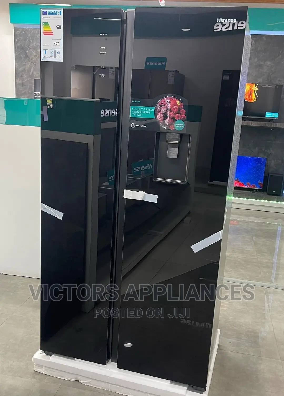 Hisense Side by Side Refrigerator 670L With Mirror Finish