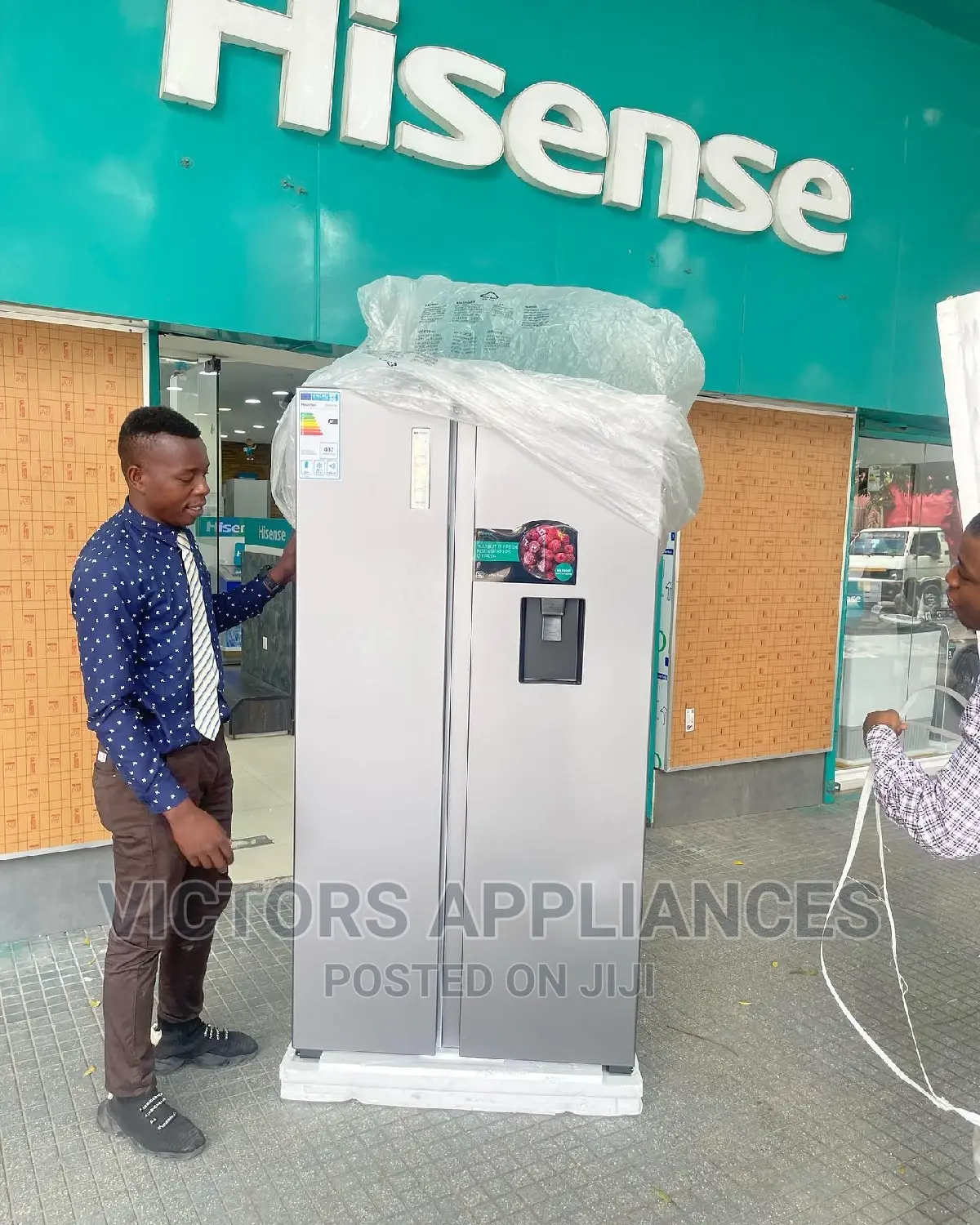 Hisense 670liters Side by Side Refrigerator With Dispenser