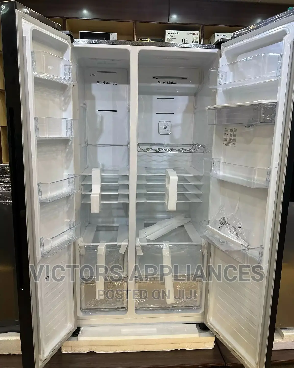 Hisense 670 Litres Side by Side High End Refrigerator