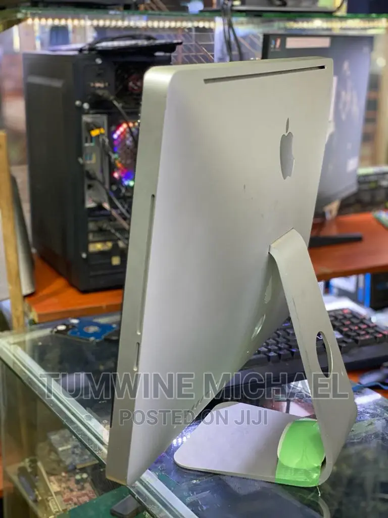 Desktop Computer Apple iMac 4GB Intel Core 2 Duo SSD 500GB
