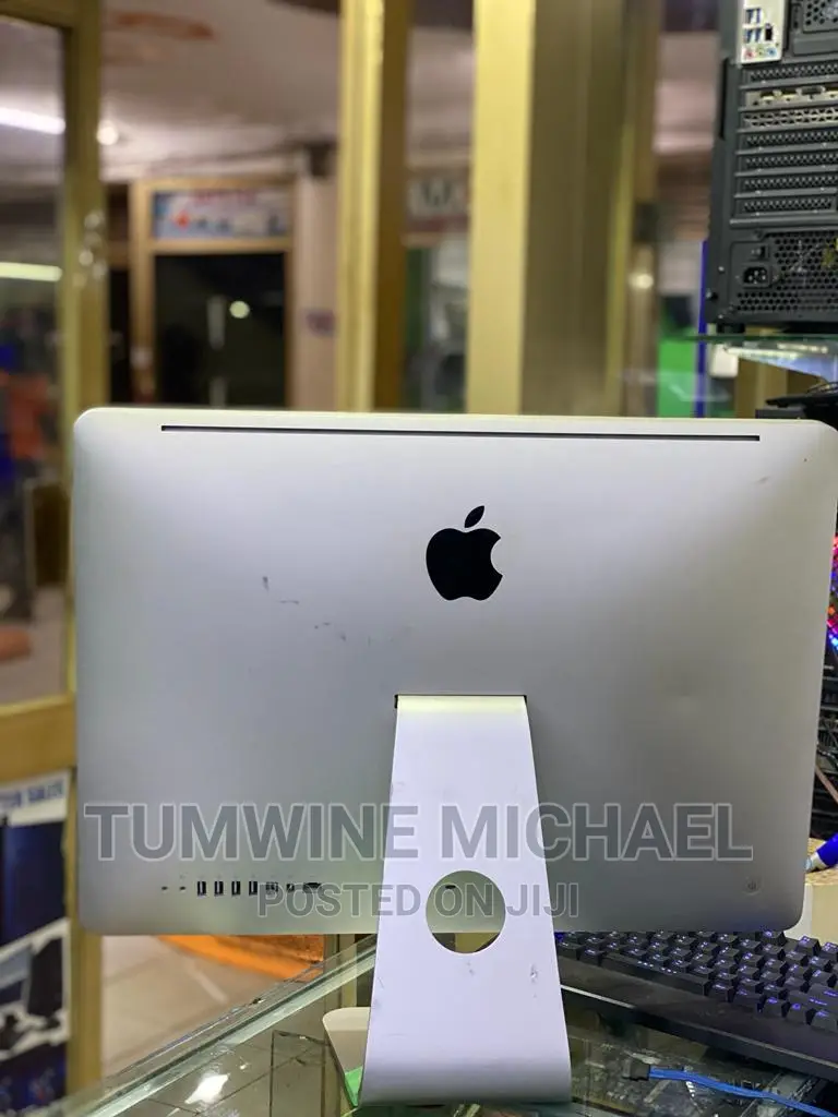 Desktop Computer Apple iMac 4GB Intel Core 2 Duo SSD 500GB