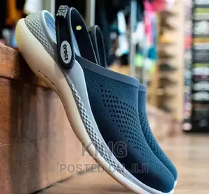 Crocs Retro