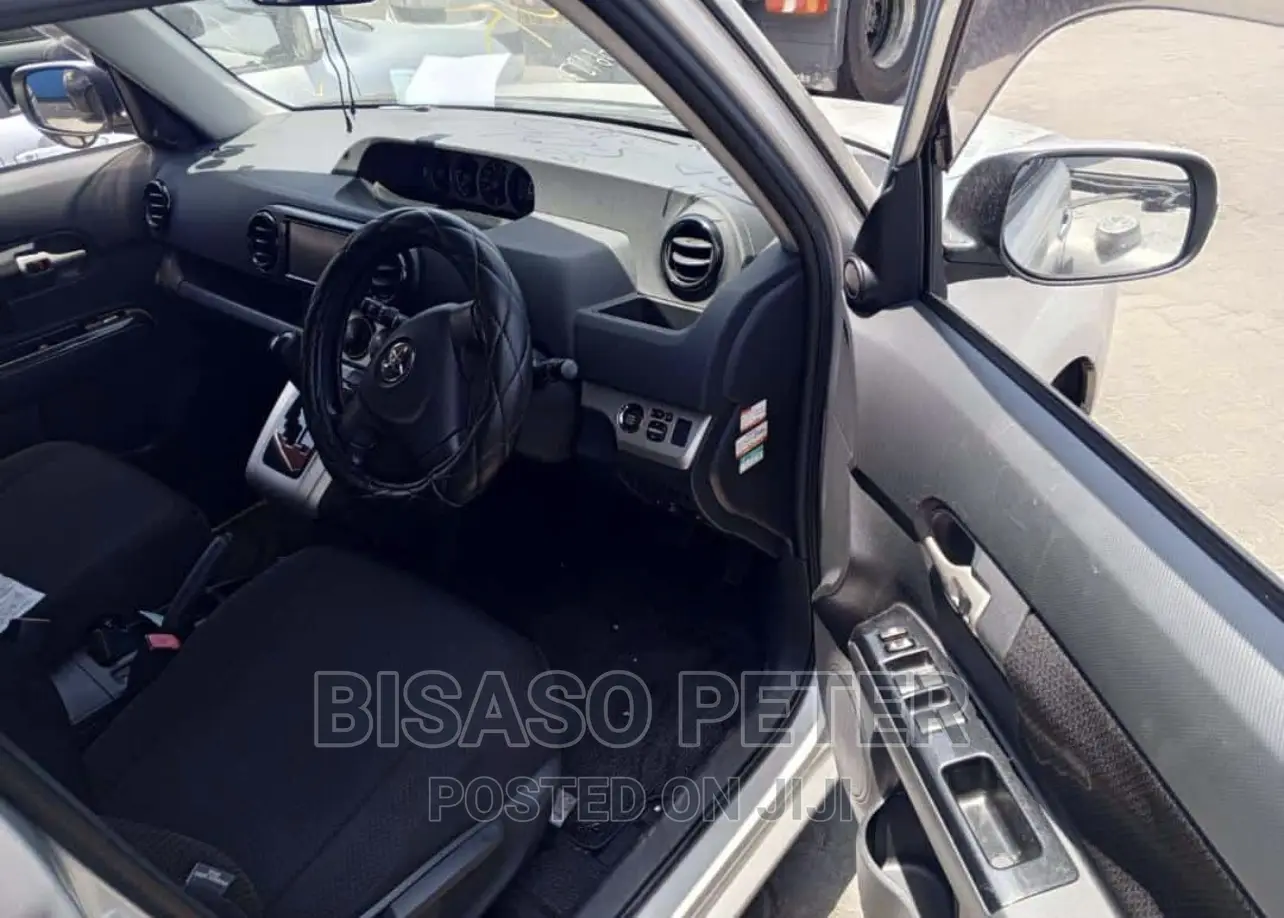 Toyota Corolla Rumion 2009 Silver