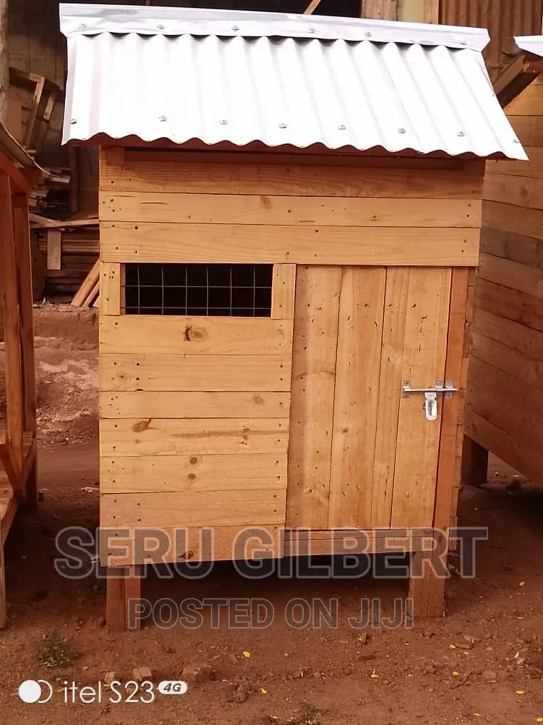 Uyf Nice Dog House