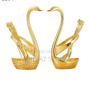 Swan Cutler Holder Set.