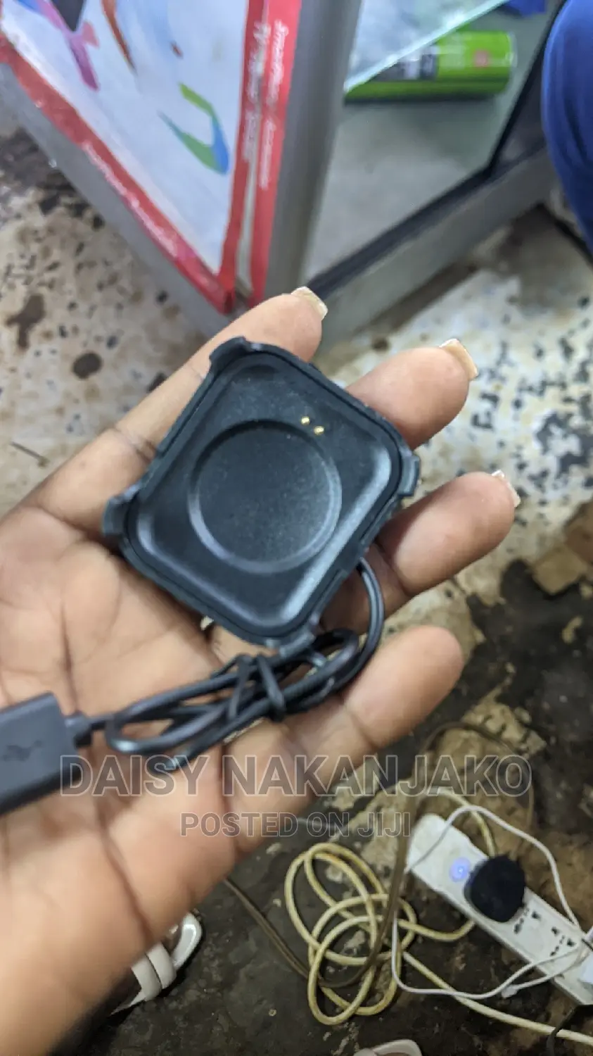 Square Smart Watch Charger