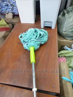 Twist Mop Keeps Hands Dry and Clean No Need to Get Wet