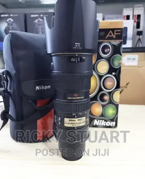 Nikon 70-200mm F2.8 VR Lens
