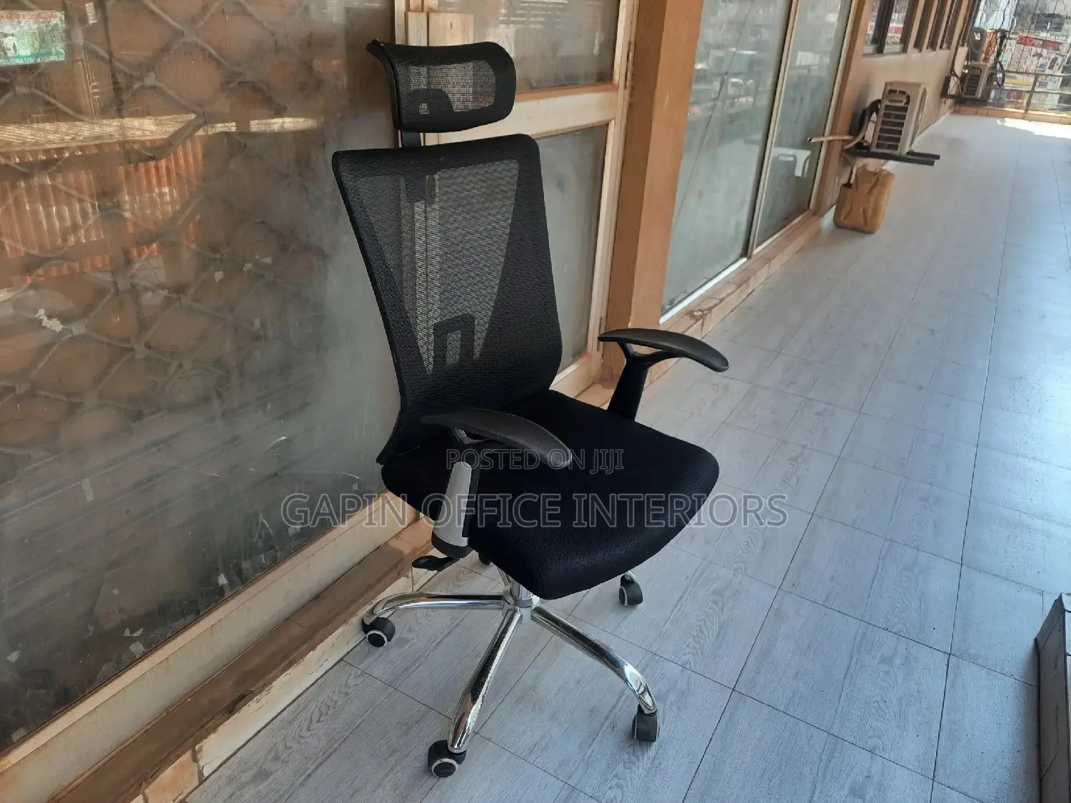Office Chair With an Headrest