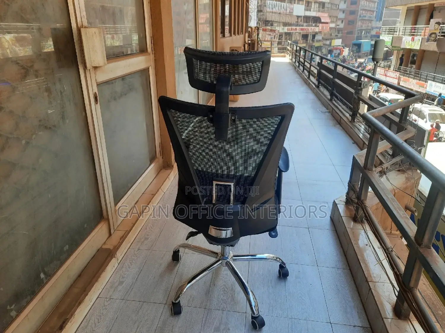Office Chair With an Headrest