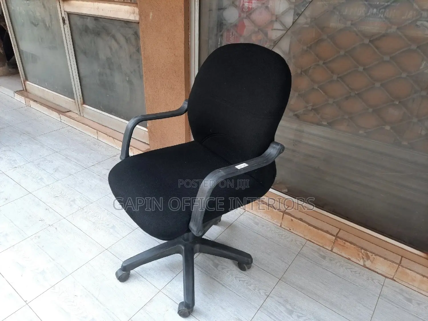 Short Back Fabric Office Chair