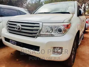 Toyota Land Cruiser 4.0 V6 DLX 2014 White