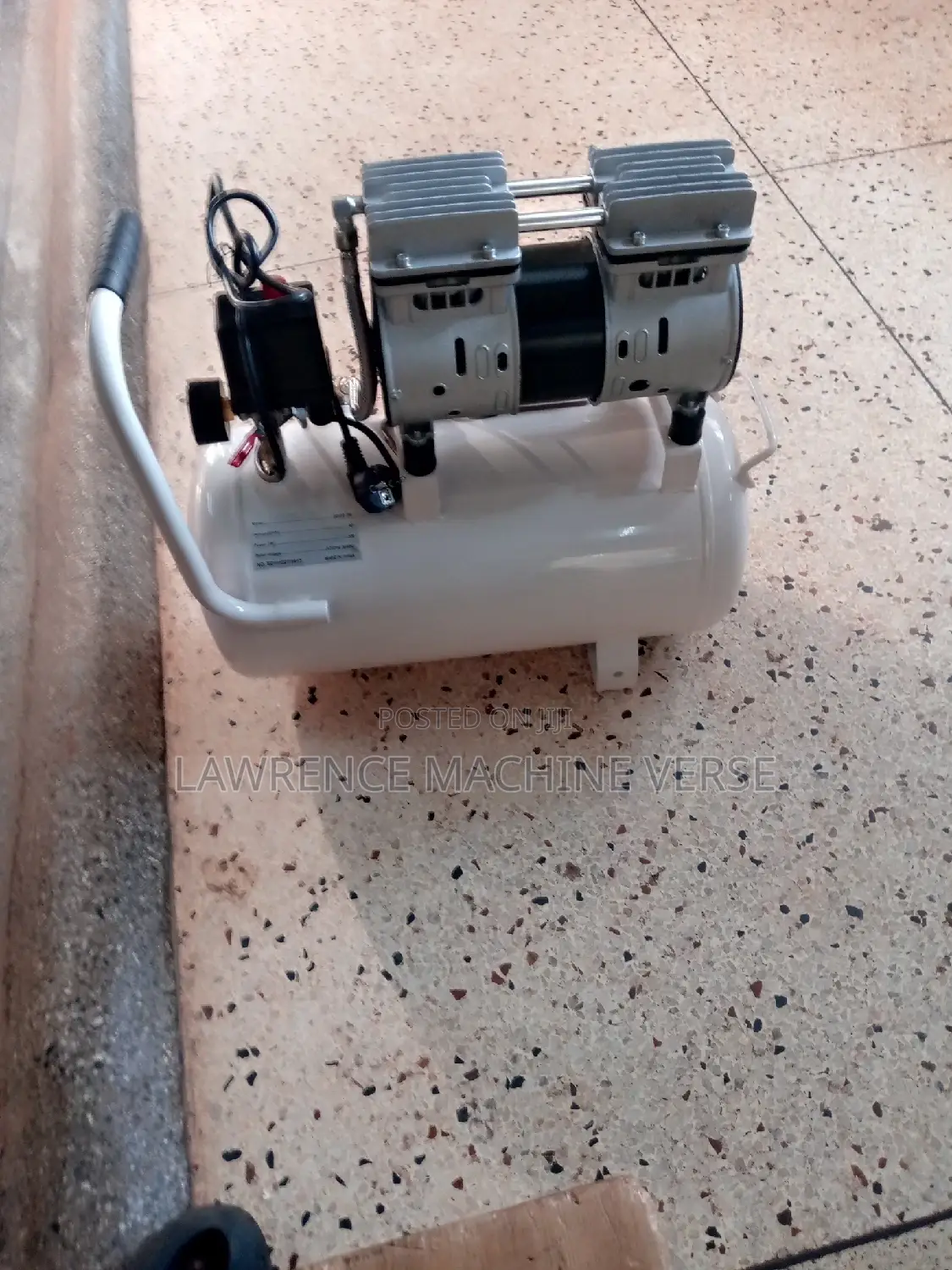 Silent Air Compressor 25 L