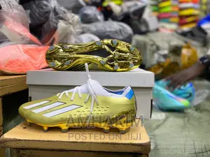 New Adidas X Messi 10 Soccer Boots in Stock