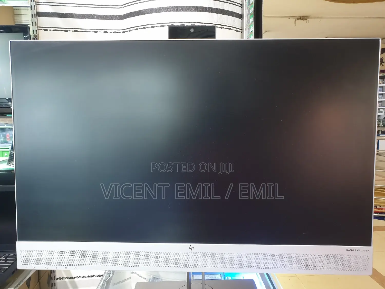 Hp IPS Monitor 24" With a Camera