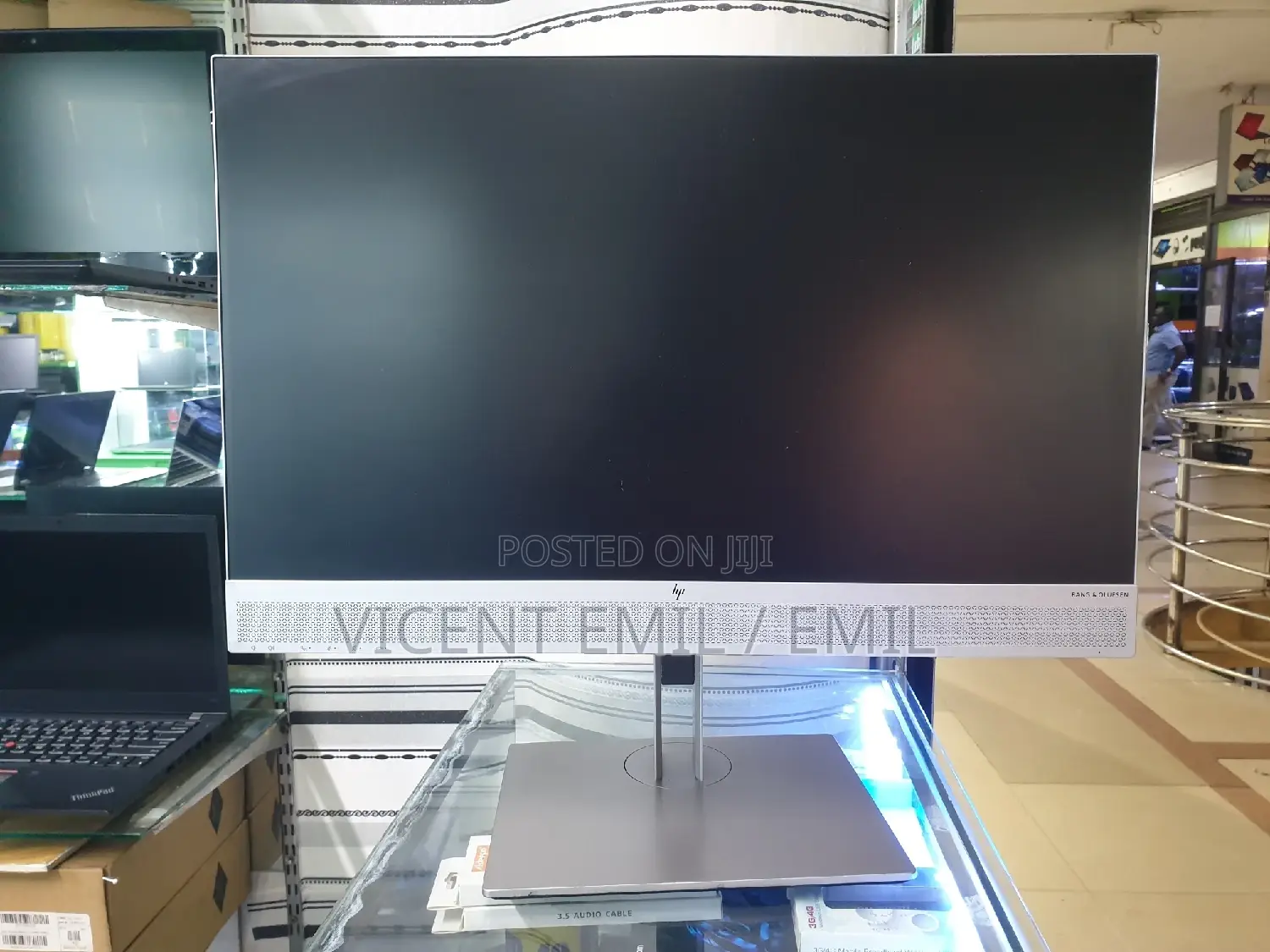 Hp IPS Monitor 24" With a Camera