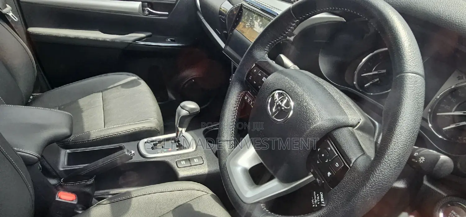 Toyota Hilux 2018 Silver