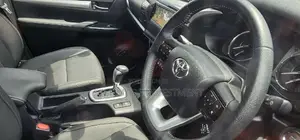 Toyota Hilux 2018 Silver