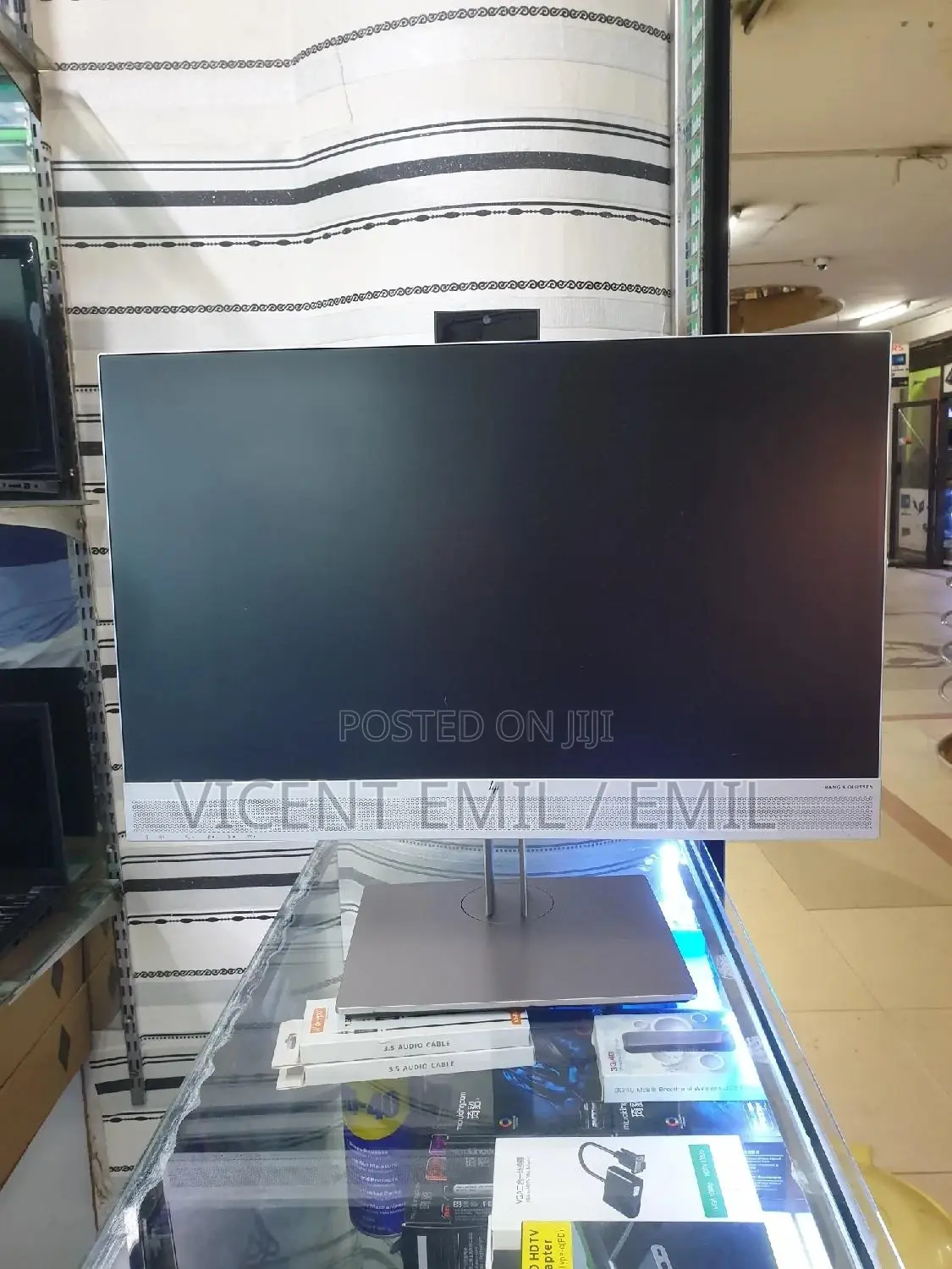 Hp IPS Monitor 24" With a Camera