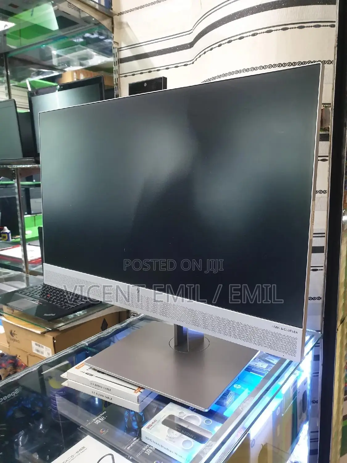 Hp IPS Monitor 24" With a Camera