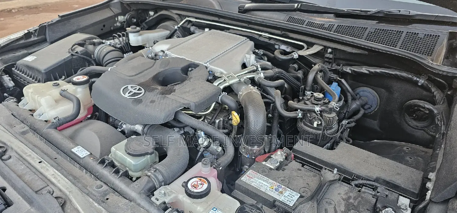 Toyota Hilux 2021 Green