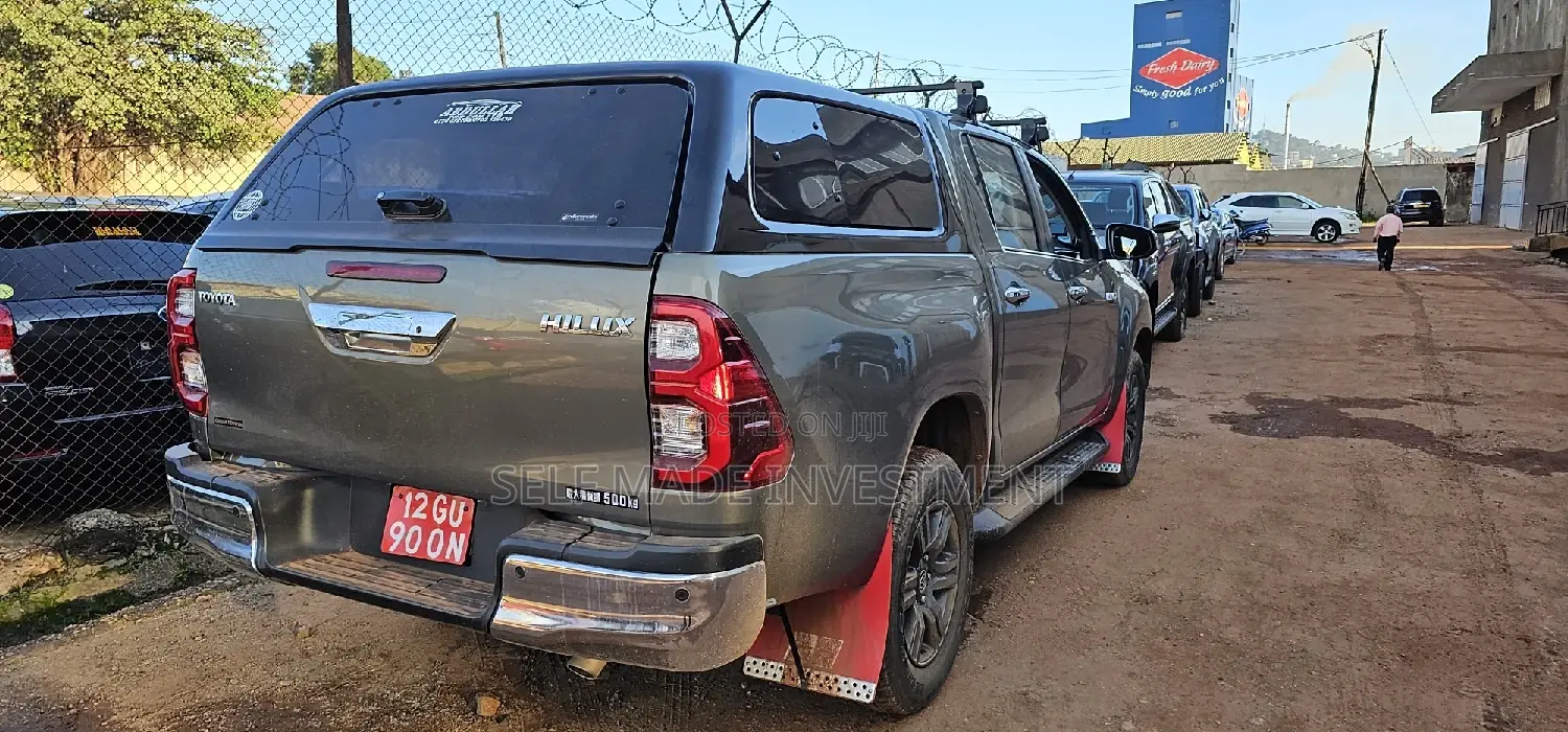 Toyota Hilux 2021 Green