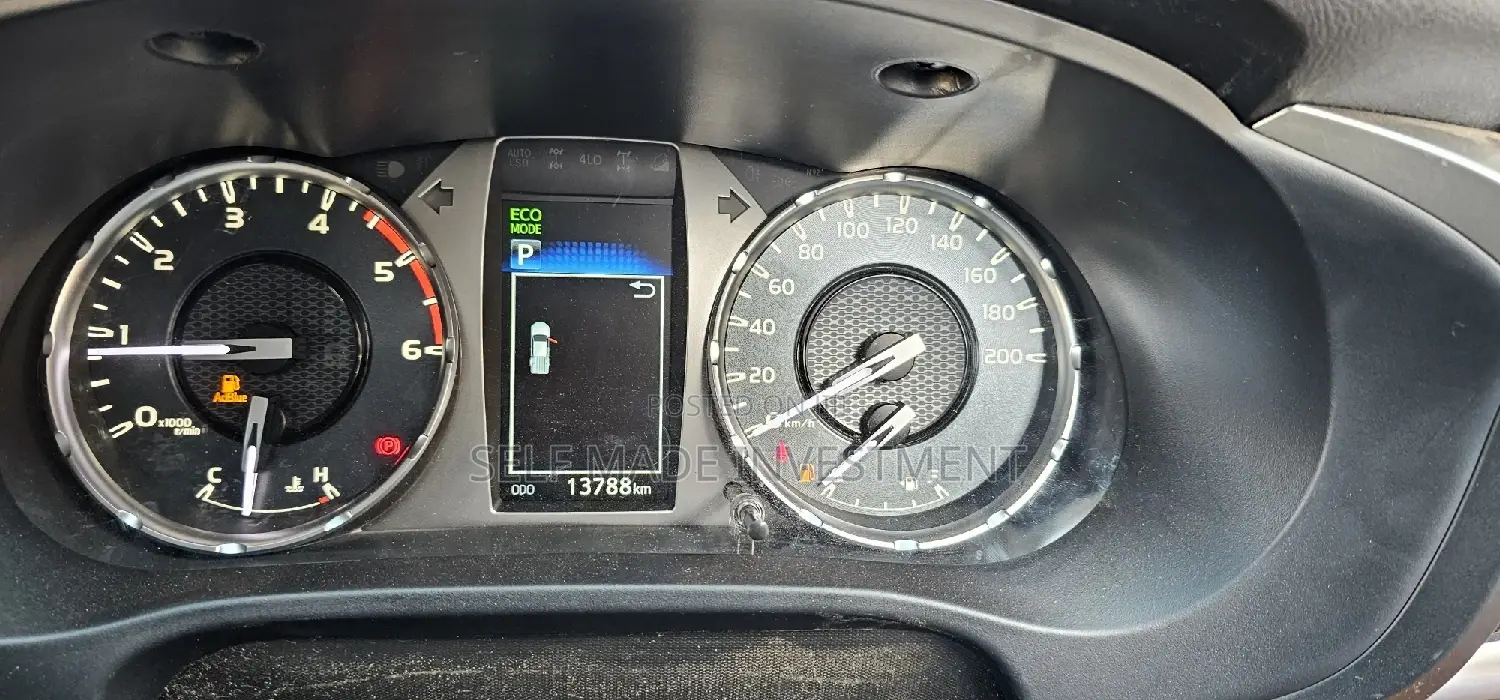 Toyota Hilux 2021 Green