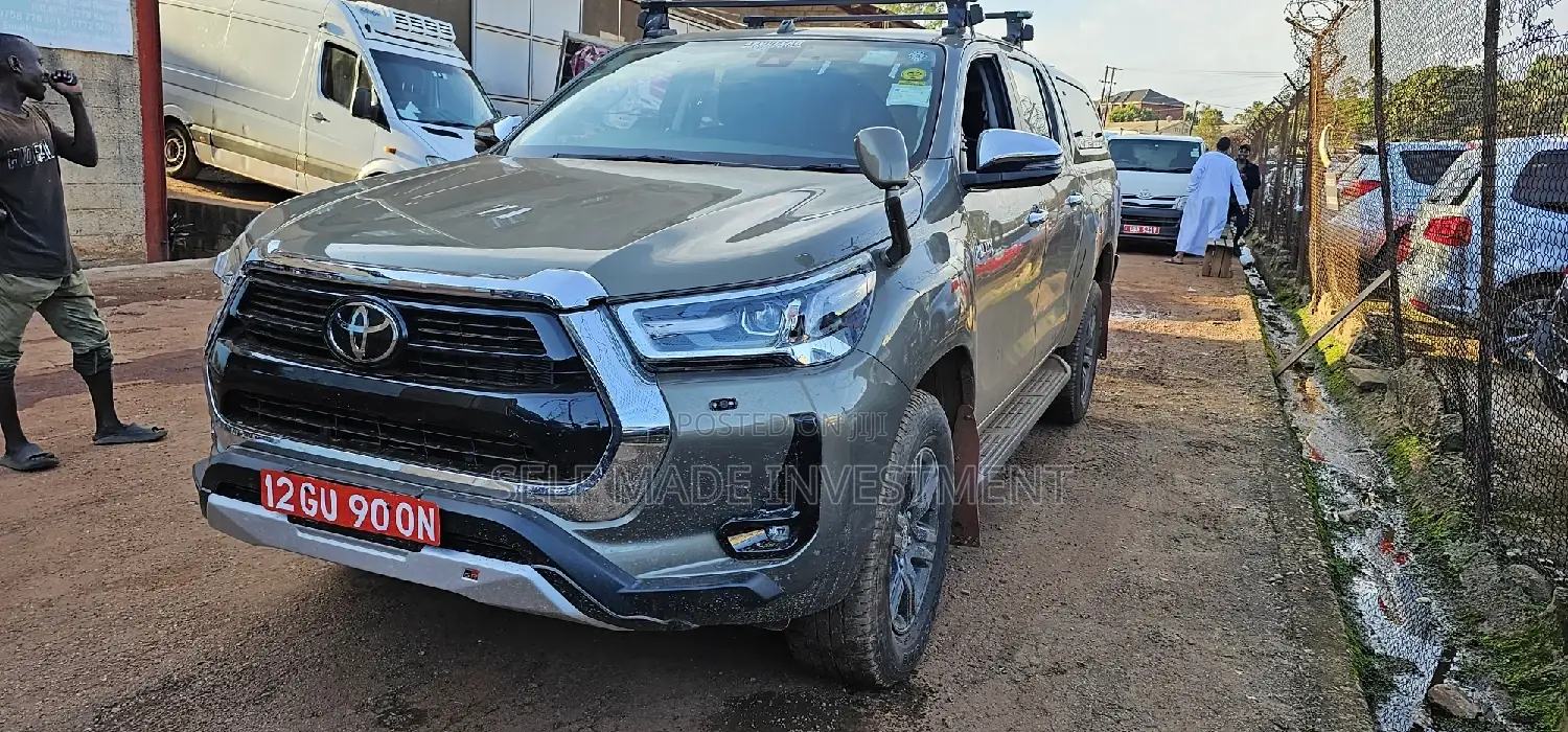 Toyota Hilux 2021 Green