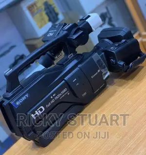 Sony HXR-MC 2500 + Stand (Heavy Duty)