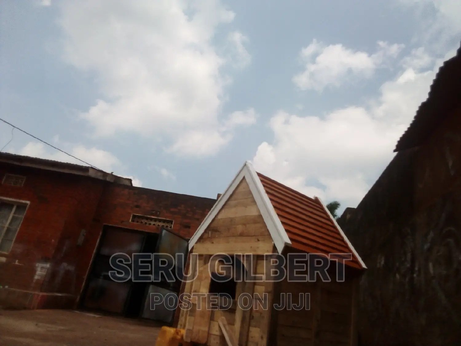 HFSSHC Dog House Avalible