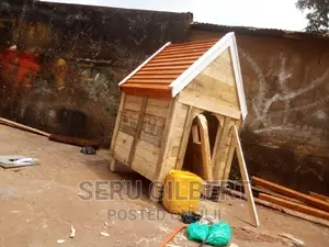 13888= Nice Dog House