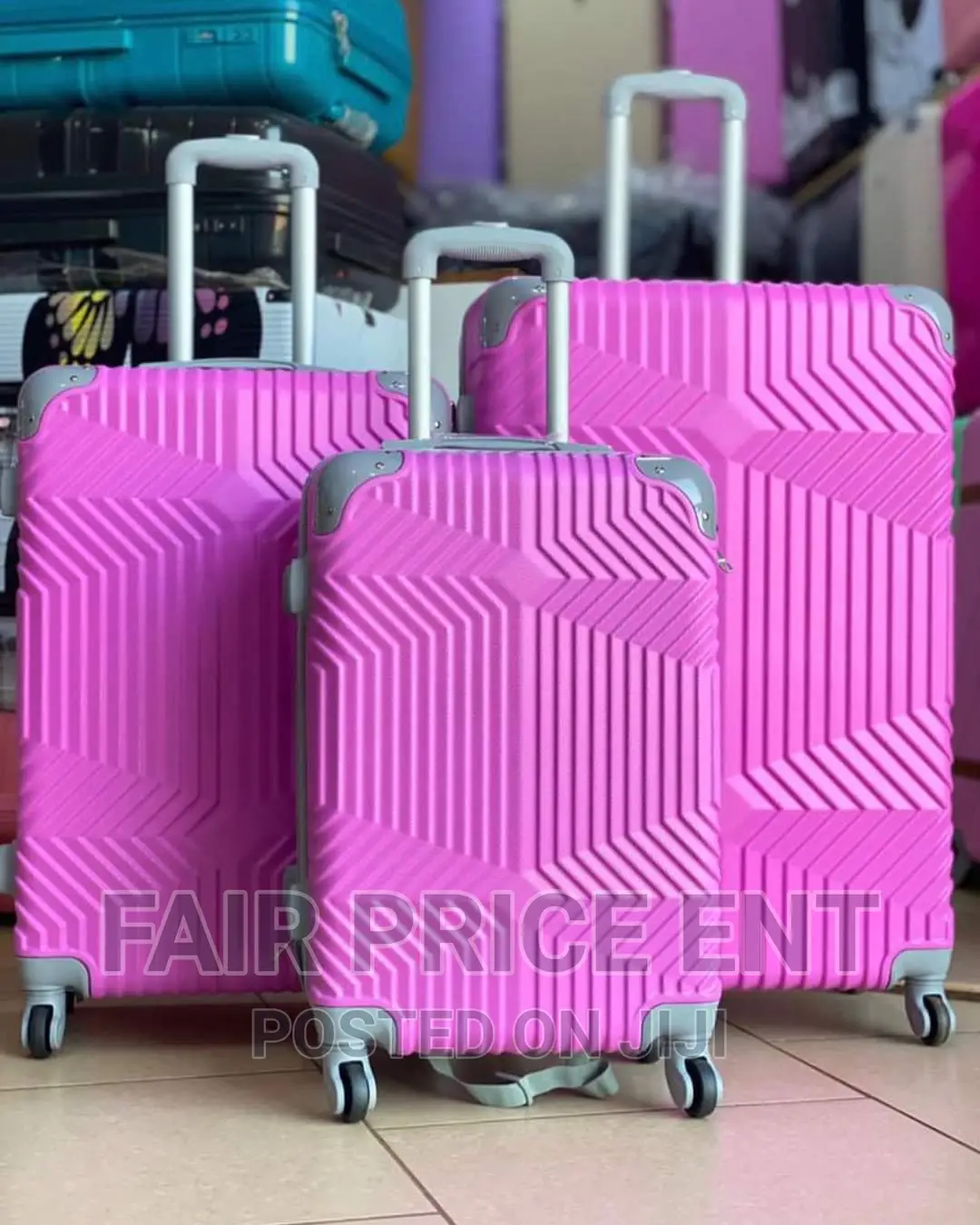 Executive Vip Plastic Suitcase. Large (Pink)
