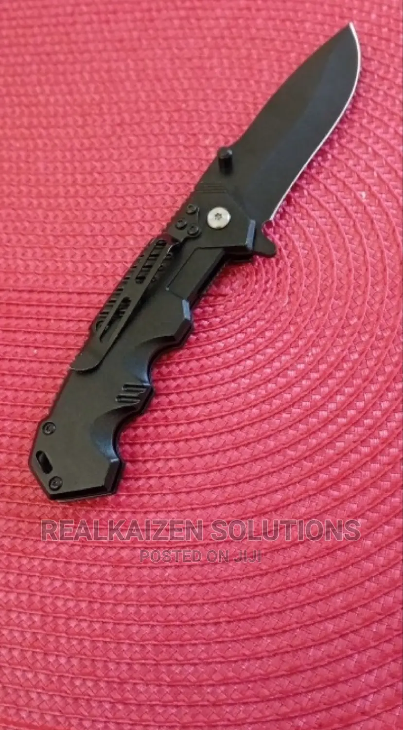 BLACK Steel Foldable Knife