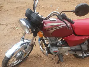 Bajaj Boxer 2018 Red
