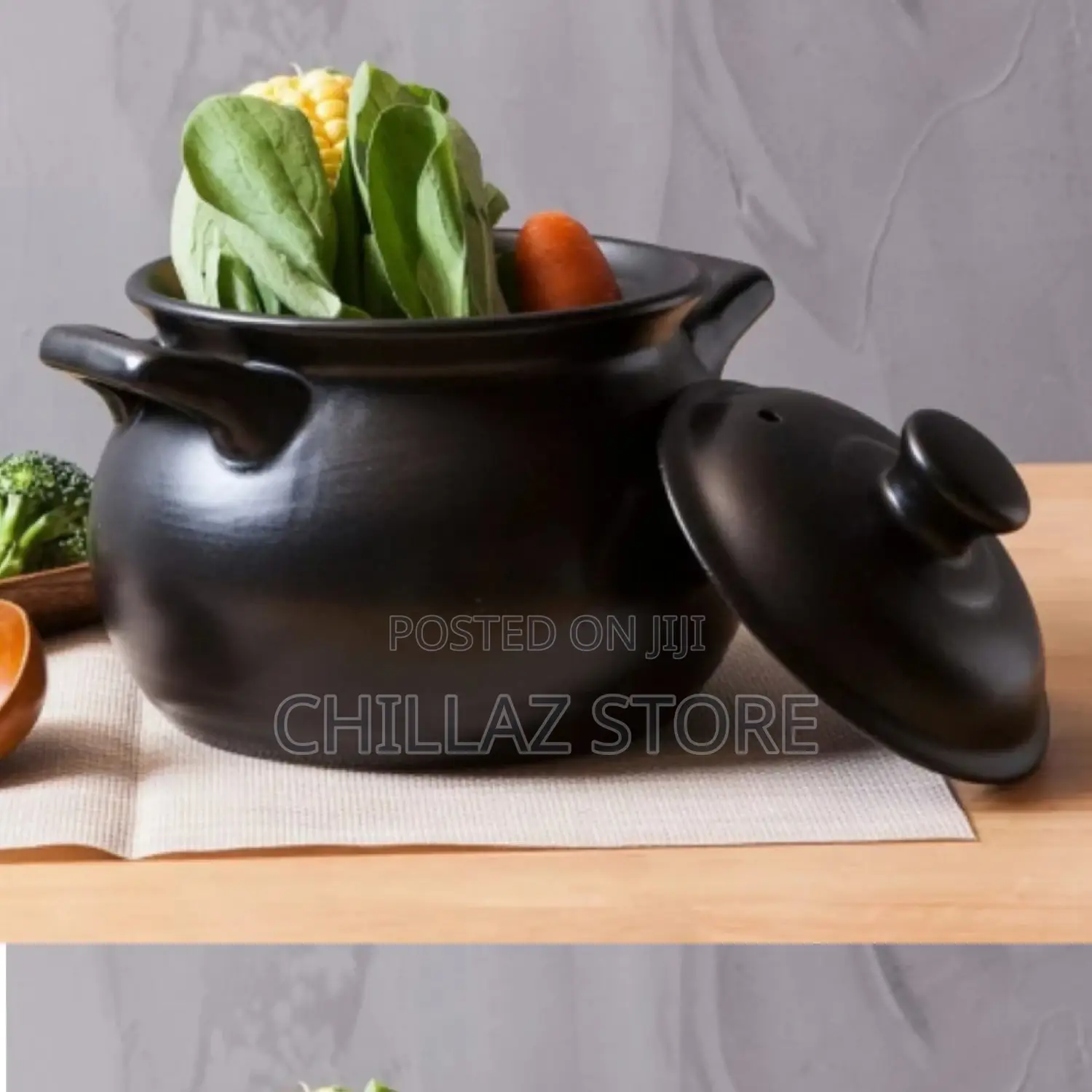 4.8L Black Ceramic Cooking Pot.