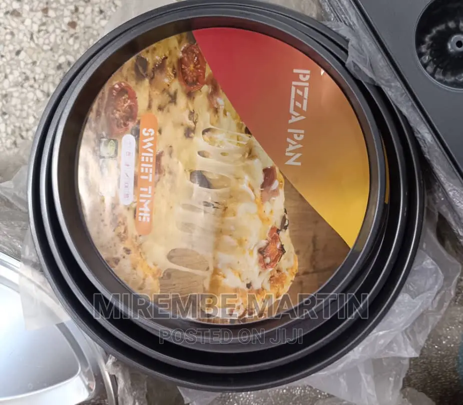 Black Pizza Pan