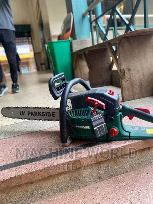 Chainsaw Machine