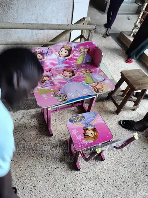 Children's Strong Reading Table