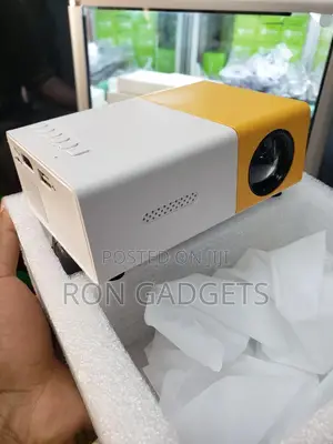 Small Mini Projector