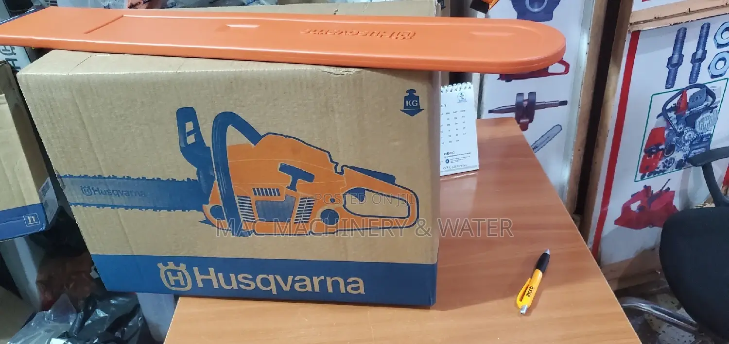 Husqvarna 272 Chain Saw