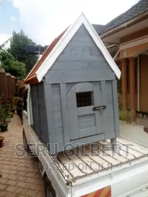 DKHFD Nice Nice F Dog House