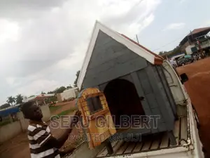 130 Nice Dog House Available
