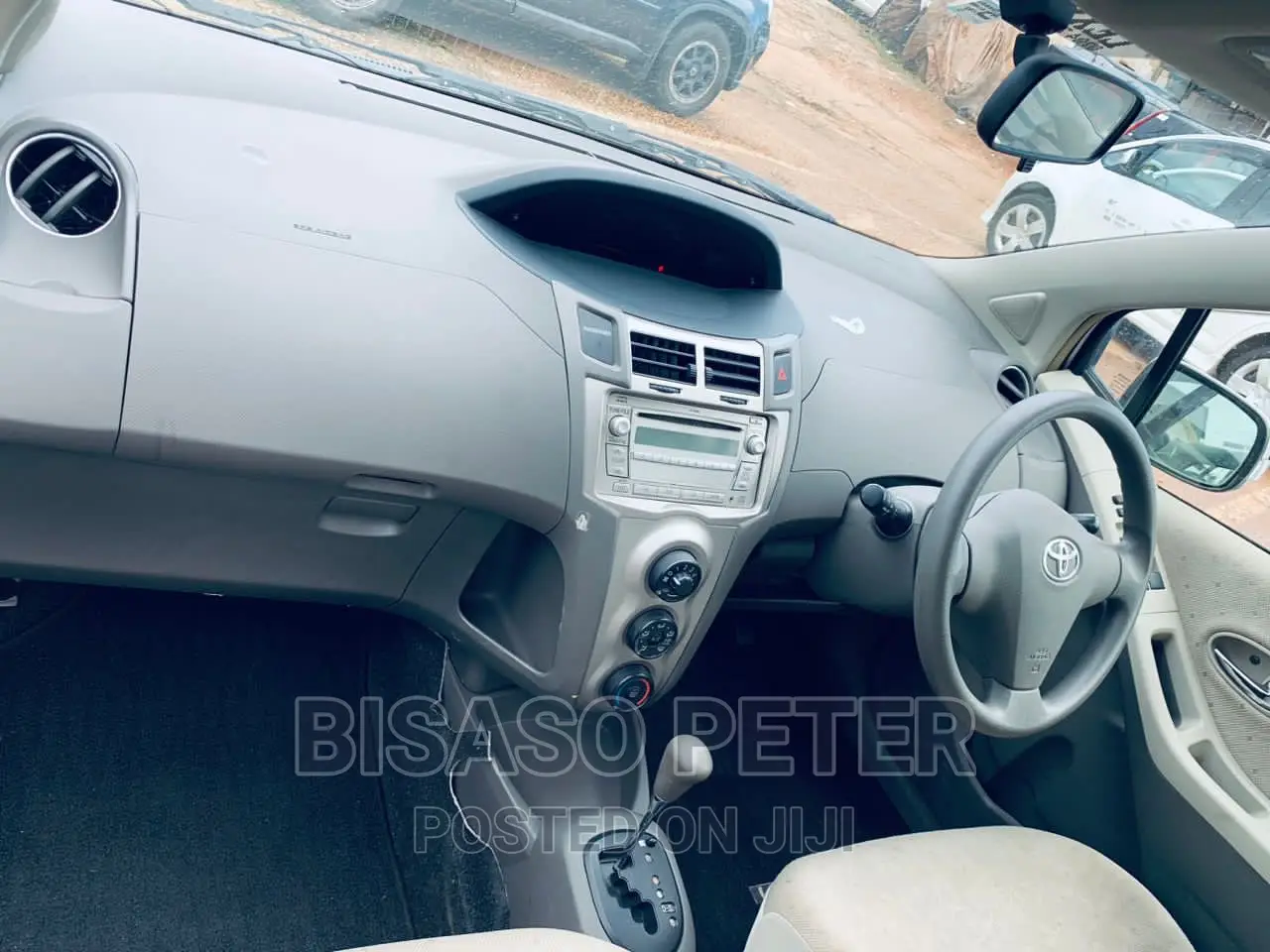 Toyota Vitz 2008 Silver
