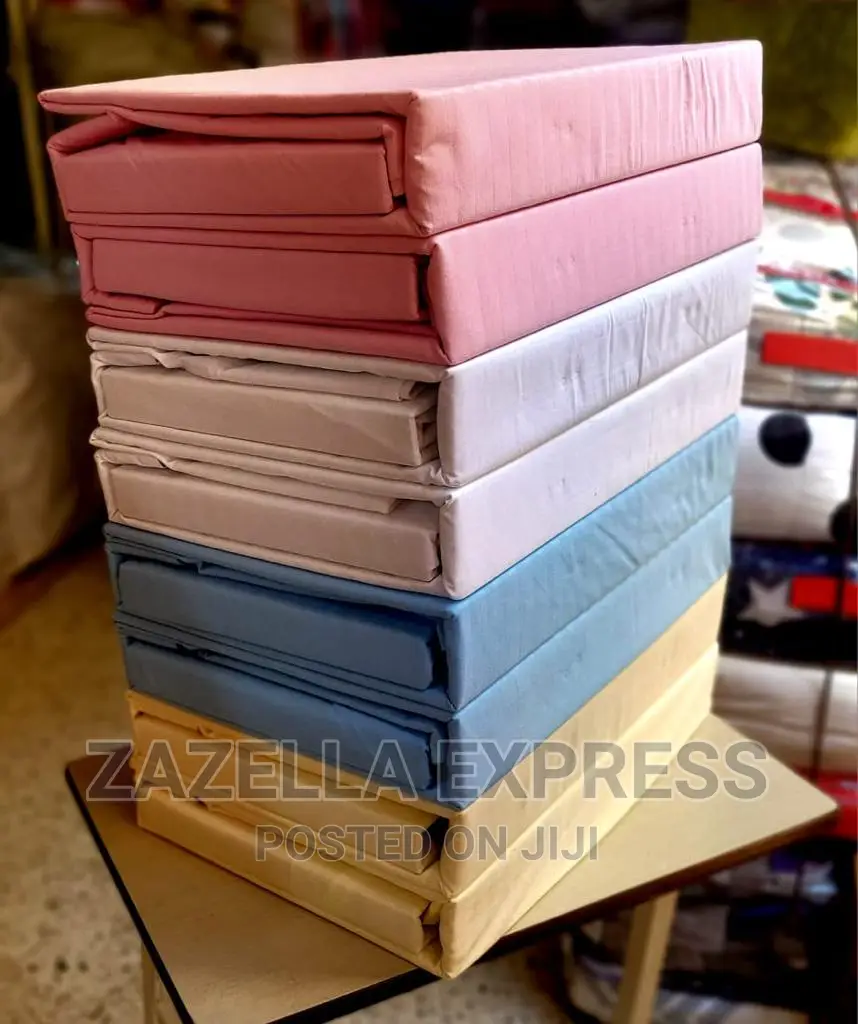 Plain Color Fitted Bedsheets Four Pillow Cases.